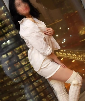 Изысканная брюнетка с шикарной фигурой пригласит в гости и подарит незабываемые моменты удовольствия. Ты будешь доволен! 72, 45 лет