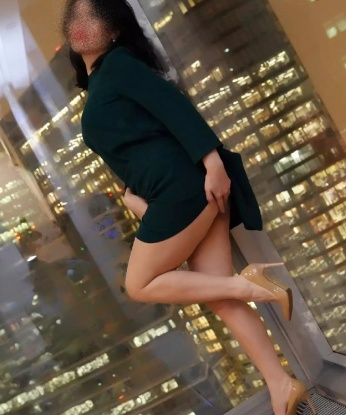 Изысканная брюнетка с шикарной фигурой пригласит в гости и подарит незабываемые моменты удовольствия. Ты будешь доволен! 72, 45 лет